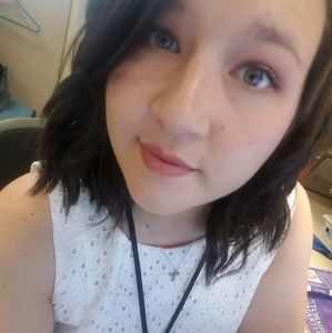 Meet your Posher, Lacey